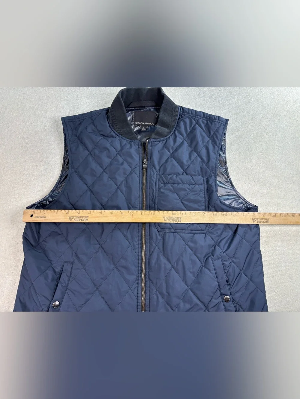 Banana Republic BR+ Tailoring Performance Quilted Vest Mens L Navy Water Resista